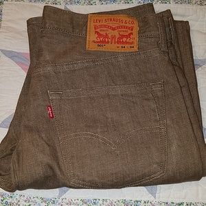 brown levis jeans